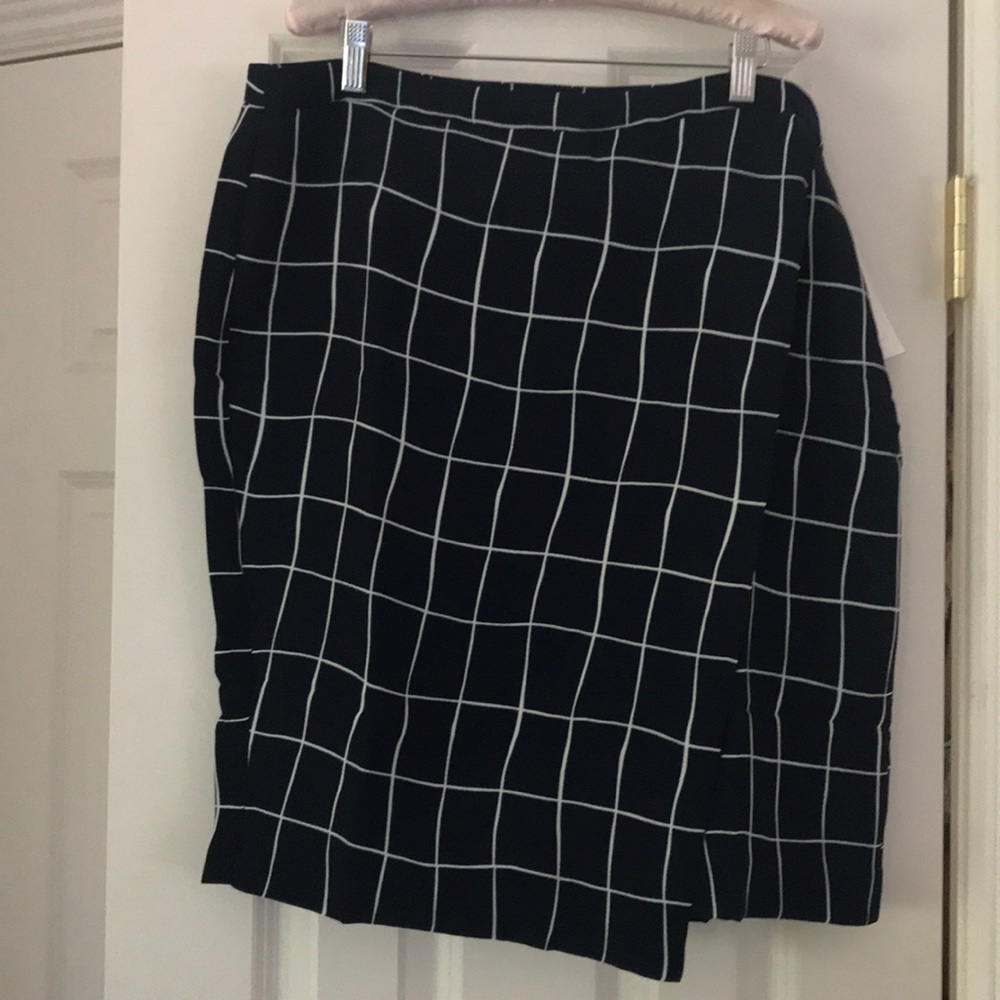 Charter Club Navy Checked Wraparound Skirt.19200 - Picture 1 of 6